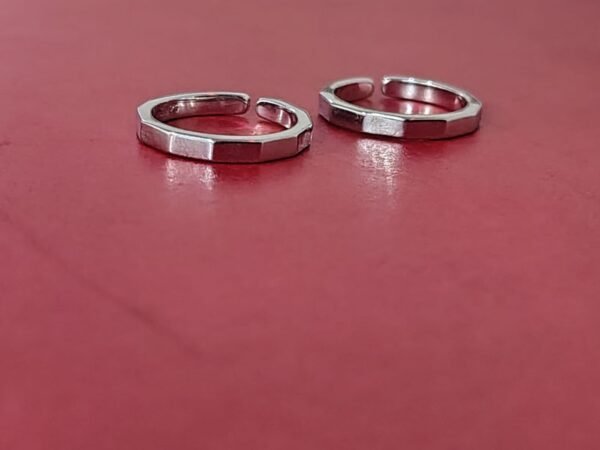 925 Silver Sleek Prism Band Adjustable Toe Rings (pair) for women
